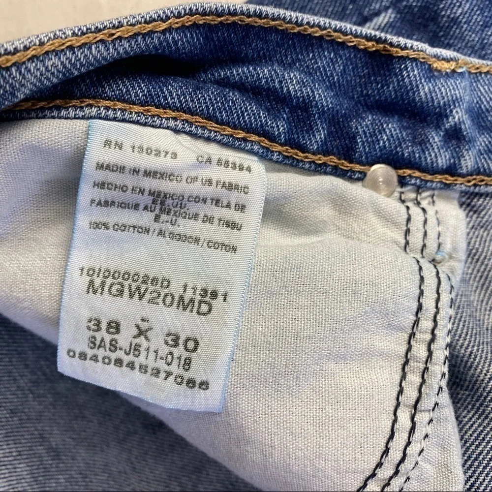 - Wrangler Men’s Regular Fit Sz 38